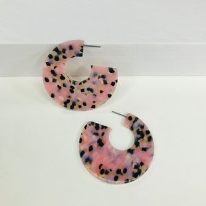 CLOSET REHAB Jewelry - Flat Semi-Hoops in Pink Leopard CLOSET REHAB Jewelry - Flat Semi-Hoops in Pink Leopard